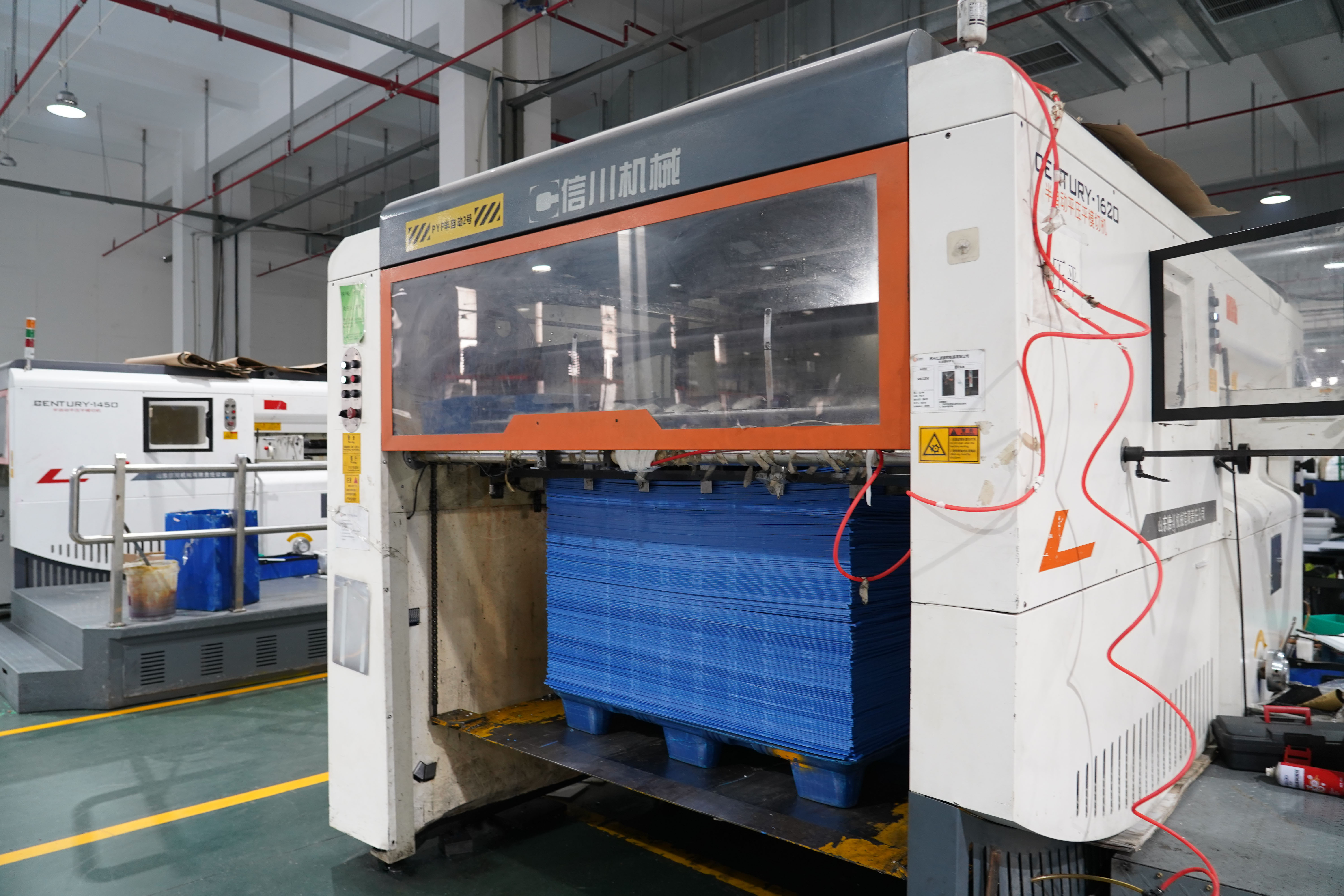 中空板自動沖壓機設備